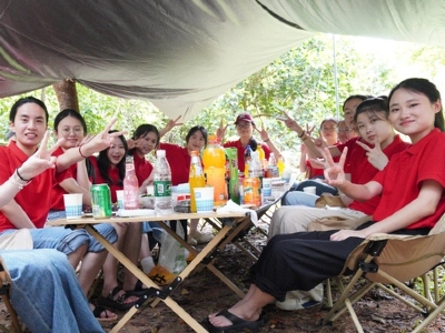 معًا نحو القمة: تجربة فريق نوردويل التي لا تُنسى في جبل تيانزو